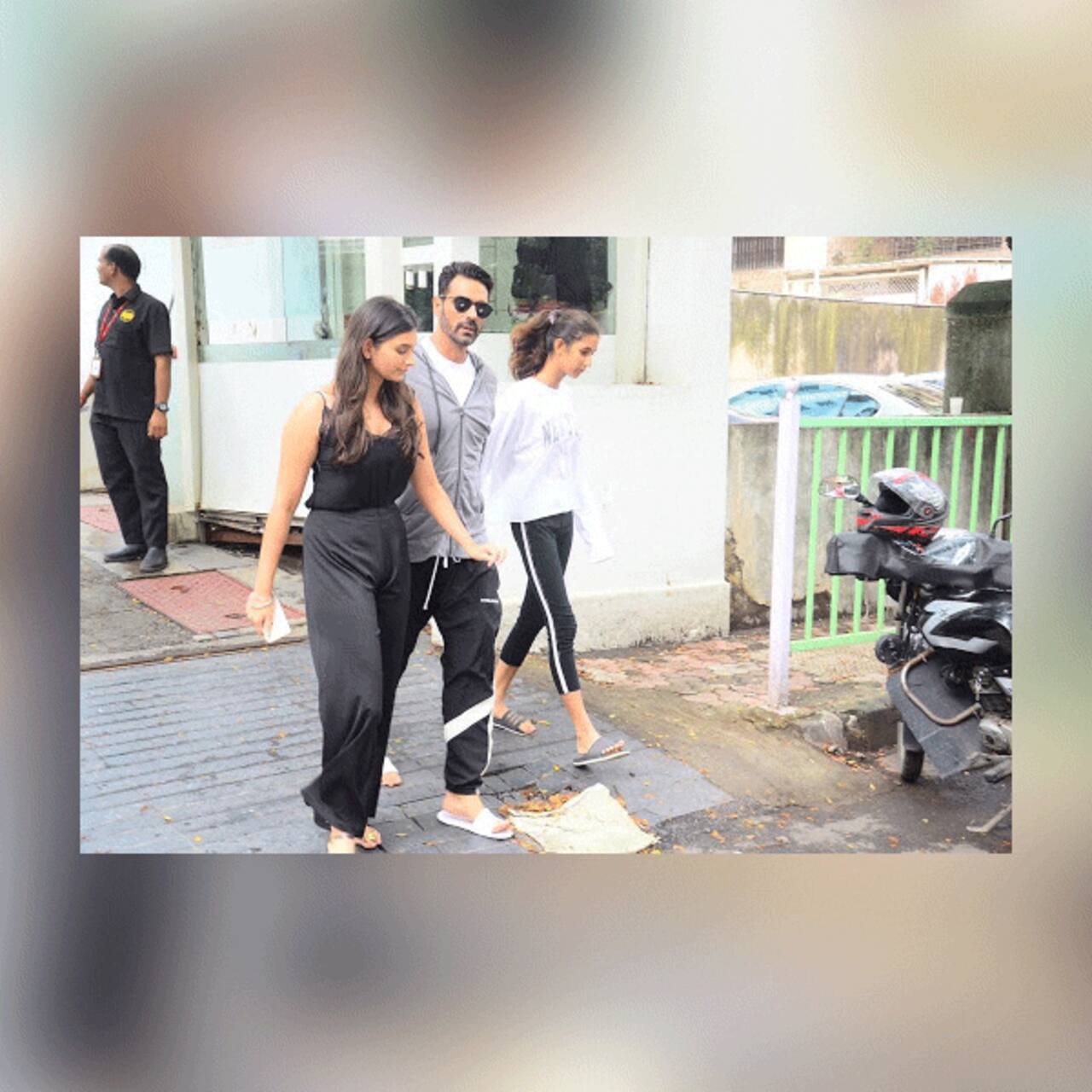 हॉस्पिटल के बाहर स्पॉट हुए अर्जुन