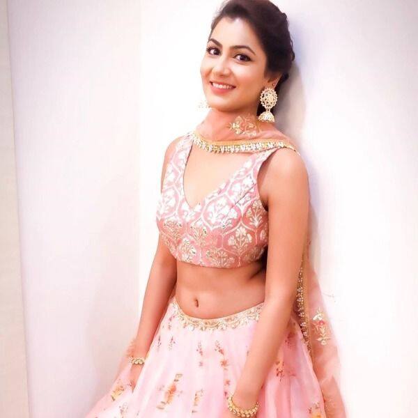 Kumkum Bhagya actress Sriti Jha reveals who all are her 4 am buddies - see pic - Bollywood News & Gossip, Movie Reviews, Trailers & Videos at Bollywoodlife.com