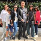 Kareena Kapoor Khan, Karisma Kapoor pose for a family portrait in London but we are missing little Taimur in it - view pic