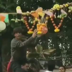 #HappyJanmashtami: Shah Rukh Khan breaks Dahi Handi and celebrates Janmashtami with his staff