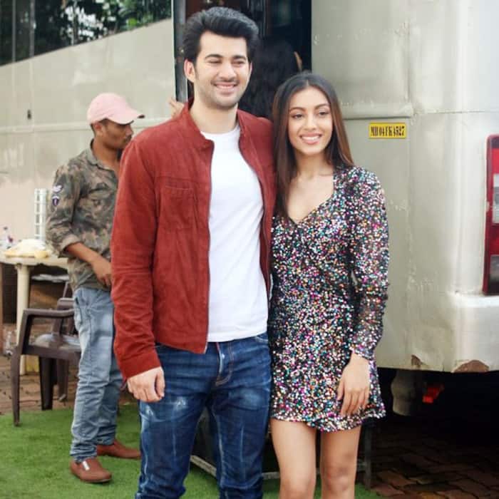 Karan Deol और Sahher Bambba ने जमकर दिए पोज