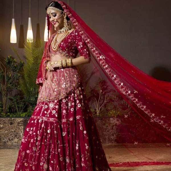 Yeh Rishta Kya Kehlata Hai Actor Shivangi Joshi Looks Breathtaking in  Gorgeous White-Pink Lehenga | India.com