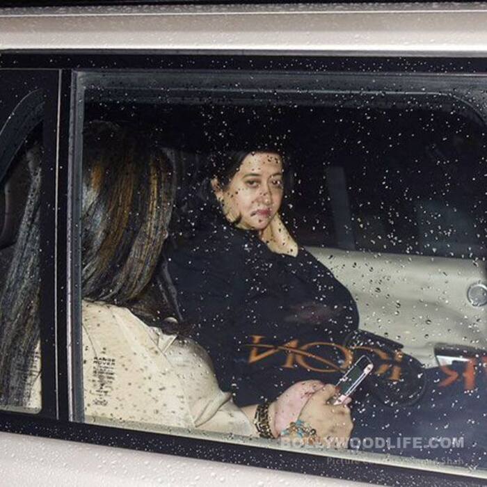 सास के साथ बैठी नजर आई पूजा देओल