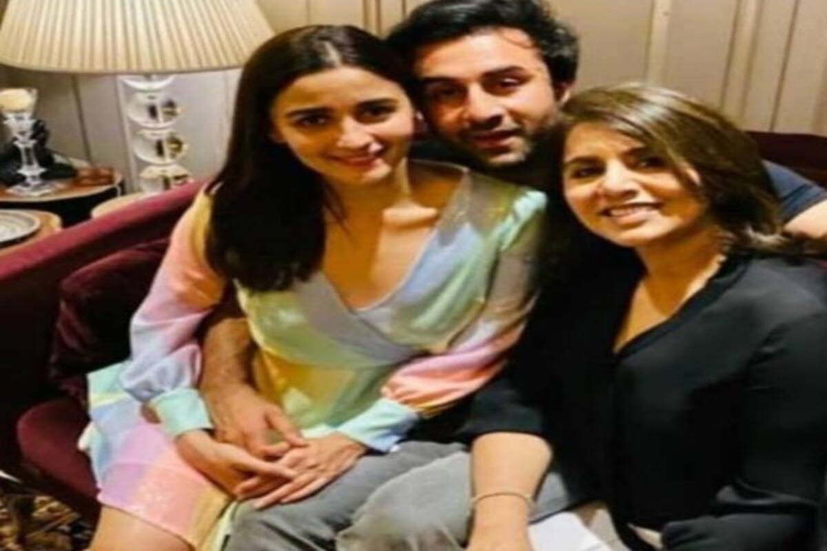Ranbir Kapoor S Picture With Alia Bhatt Beside Mommy Neetu Kapoor Ranbir kapoor & deepika padukone. alia bhatt beside mommy neetu kapoor