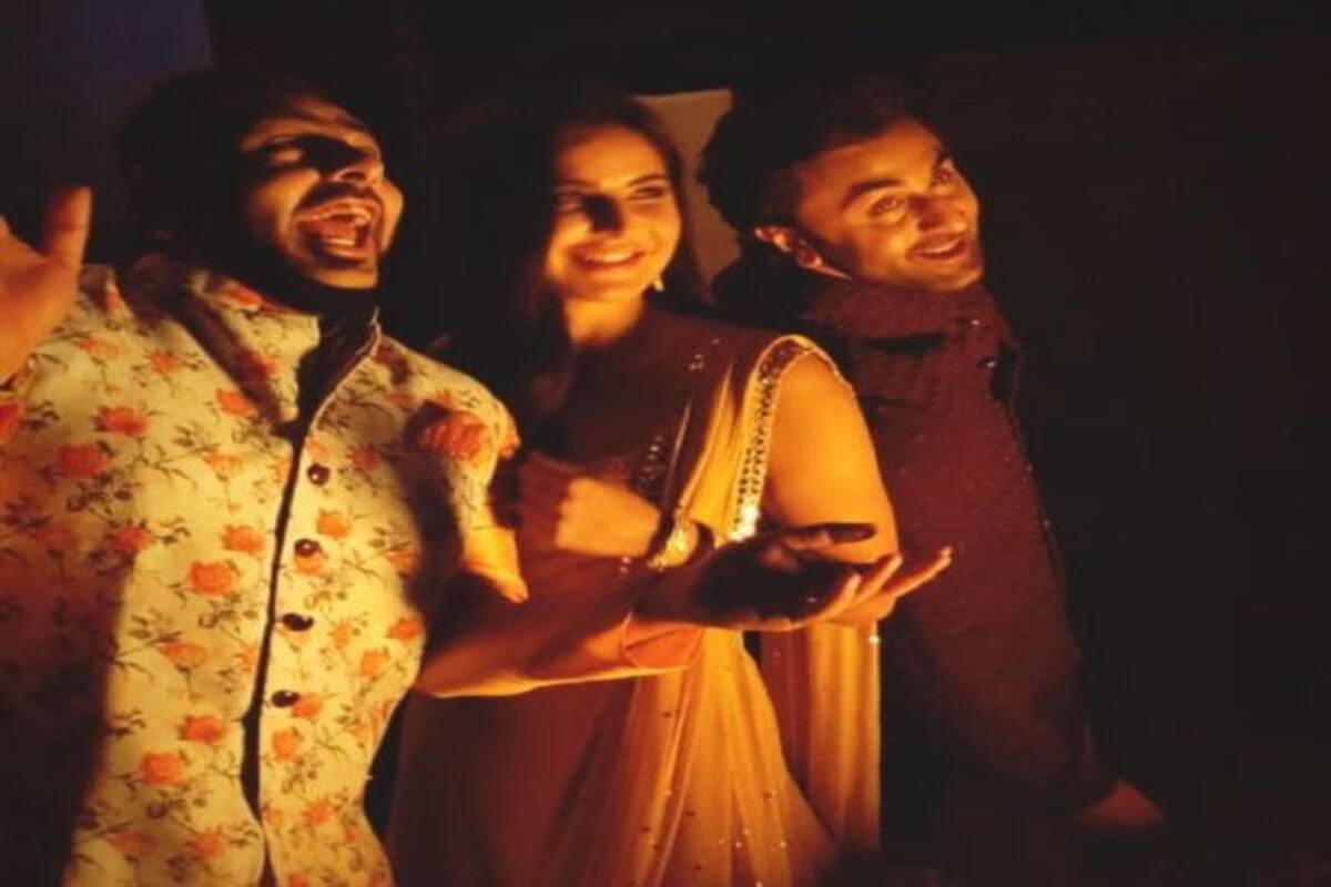 Viral Pic Ranbir Kapoor And Katrina Kaif S Bts Picture Has Got