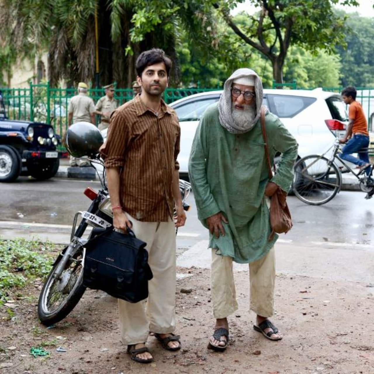 Gulabo Sitabo new still has Ayushmann Khurrana's FIRST LOOK with Amitabh Bachchan and the release date!