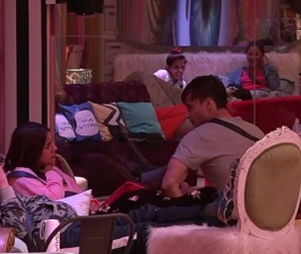 Bigg Boss Traders Body Objects To Bed Friends Forever Demands Ban On Salman Khan S Show