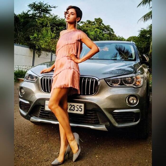 बालों के साथ करती हैं एक्सपेरिमेंट