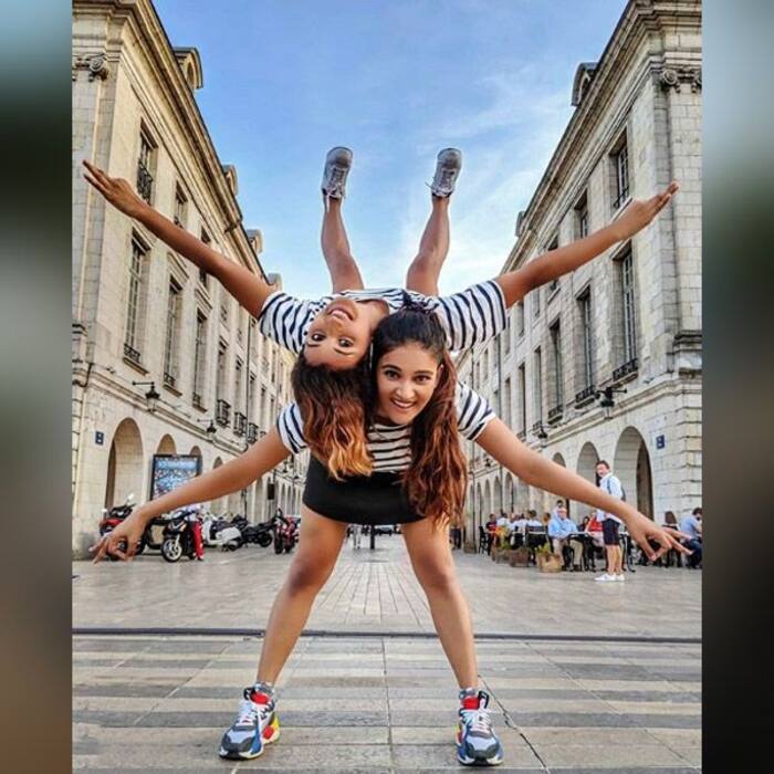 बहनों के हैं काफी करीब Shakti Mohan