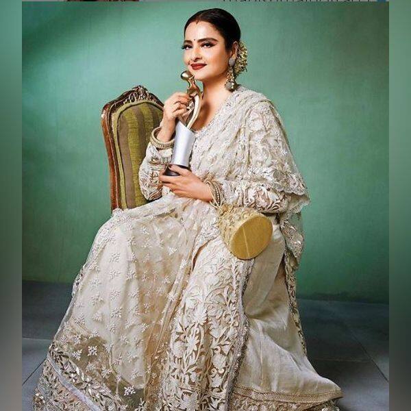When Rekha talked about her fantasy to have lots of children and said, 'hope it doesn't remain a fantasy'