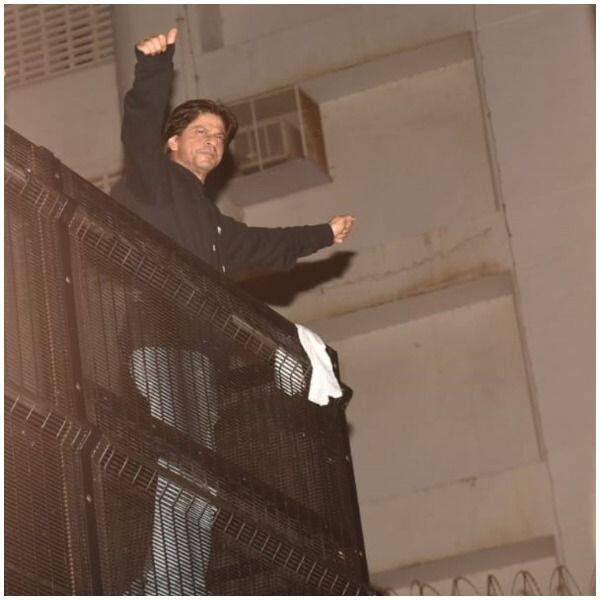 Happy Birthday Shah Rukh Khan: SRK greets fans as they throng Mannat like every year â view pics