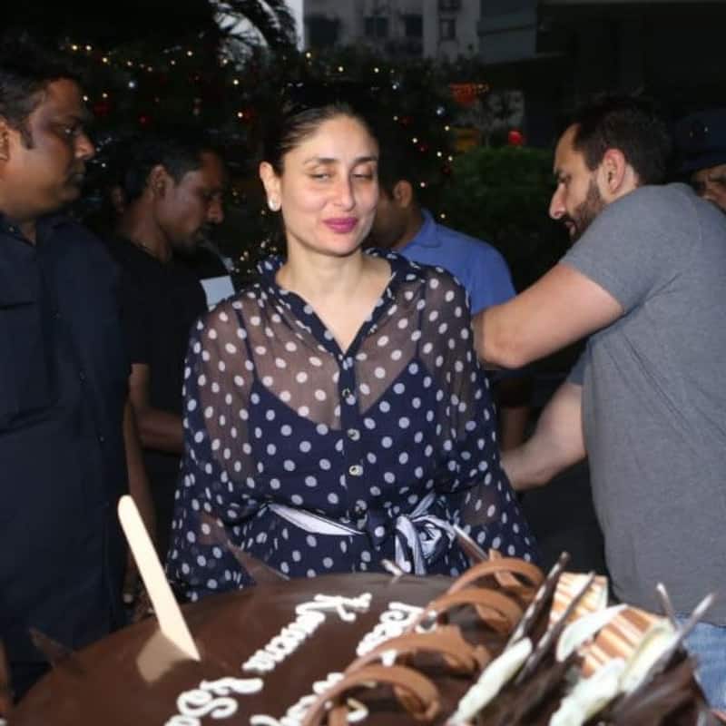 Its Awkward These Funny Pictures Of Kareena Kapoor And Janhvi Kapoor Are Hilariously Good