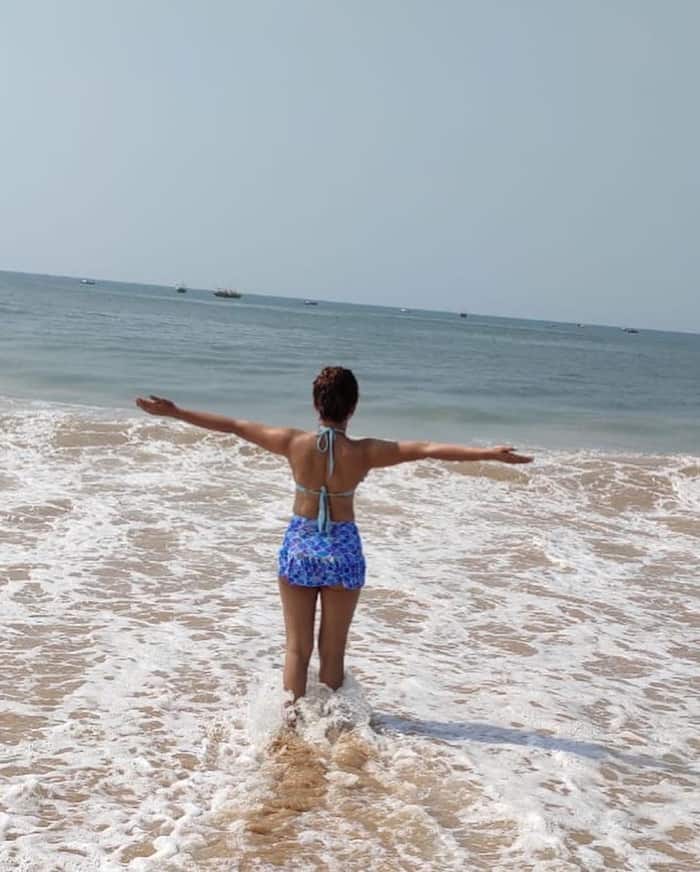 समुंदर की लहरों में की मस्ती