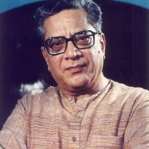 #RipShriramLagoo: Veteran stage and film actor cremated with full state honours