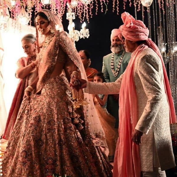 Amitabh Bachchan and Jaya Bachchan turn parents to Katrina Kaif for the beautiful bride's wedding