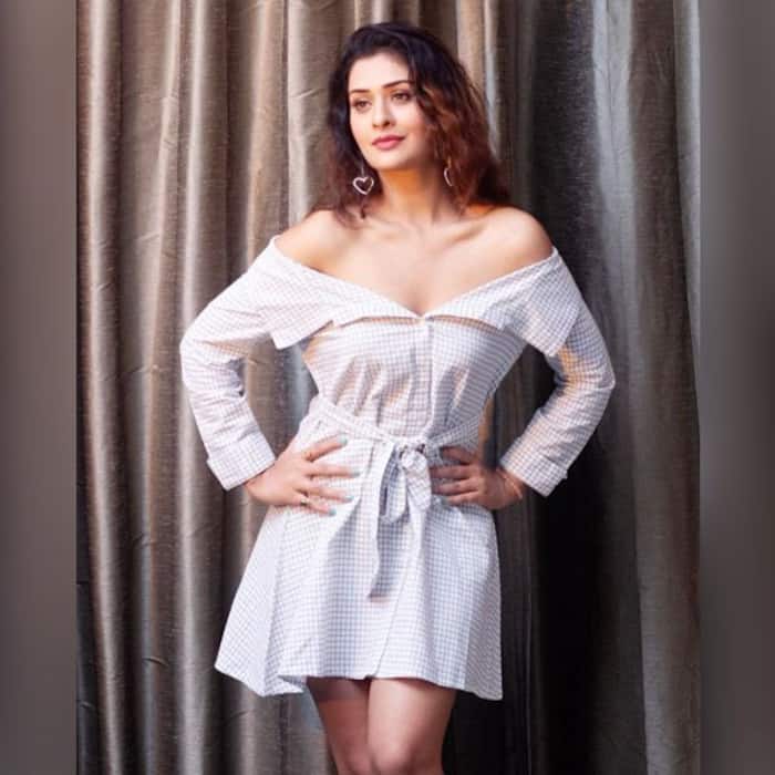 एंजेल' की शूटिंग में हैं व्यस्त