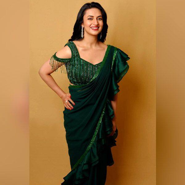 Divyanka Tripathi Coffee Brown Frill Border Saree