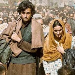 'शिकारा' की टीम ने कश्मीर के एक अस्थिर जिले में किन परिस्थितियों में की थी दो घंटे तक की शूटिंग, देखें यह वीडियो!
