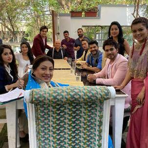 Yeh Rishta Kya Kehlata Hai: काम खत्म करते ही मस्ती करने में जुटी पूरी स्टारकास्ट, शिवांगी जोशी और मोहसिन खान ने भी जमाया रंग
