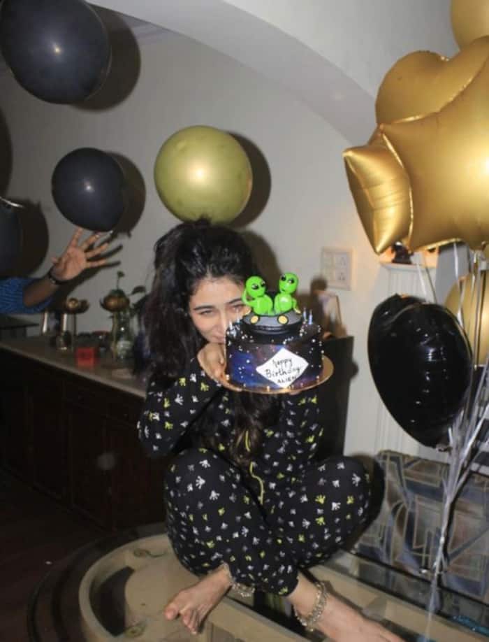 'लवयात्रि'से की एक्टिंग करियर की शुरुआत