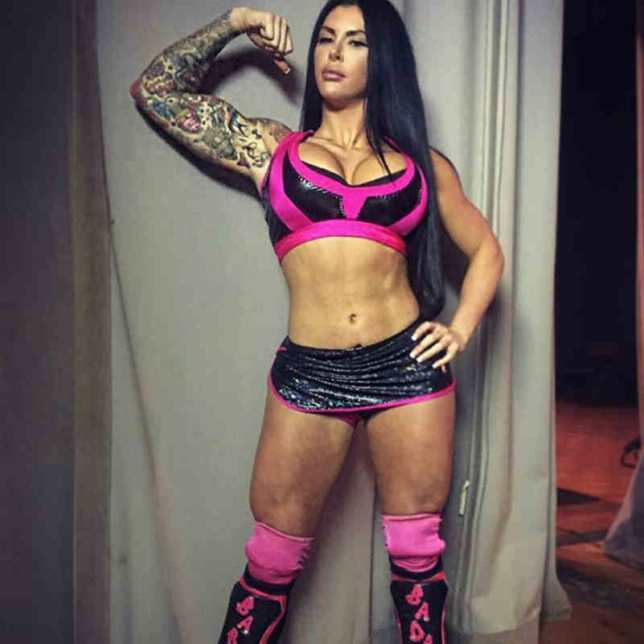 Wrestler Katie Forbes Bikini Photos Wrestler Katie Forbes की Bikini