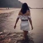 'कुंडली भाग्य' एक्ट्रेस  Shraddha Arya ने समंदर किनारे पानी में चलते हुए वीडियो किया पोस्ट, फैन्स ने घर में रहने की दी नसीहत