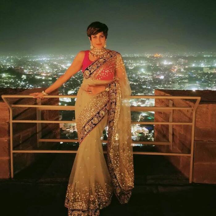 एक्ट्रेस ने परफेक्ट फिगर किया फ्लॉन्ट