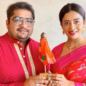 Coronavirus Outbrack के बीच  Neha Pendse ने सादगी से मनाया ‘Gudi Padwa’ का त्योहार, पति के साथ गुलाबी रंग की साड़ी में दिए खूबसूरत पोज