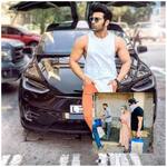 Coronavirus Pandemic: मां के साथ शॉपिंग करने पहुंचे Paras Chhabra, संस्कारी प्लेबॉय से बने संस्कारी बेटे