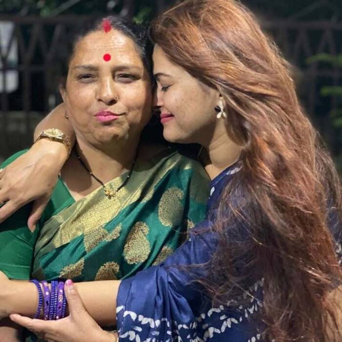 मां पर प्यार बरसाती नजर आईं Shilpa S Raizada