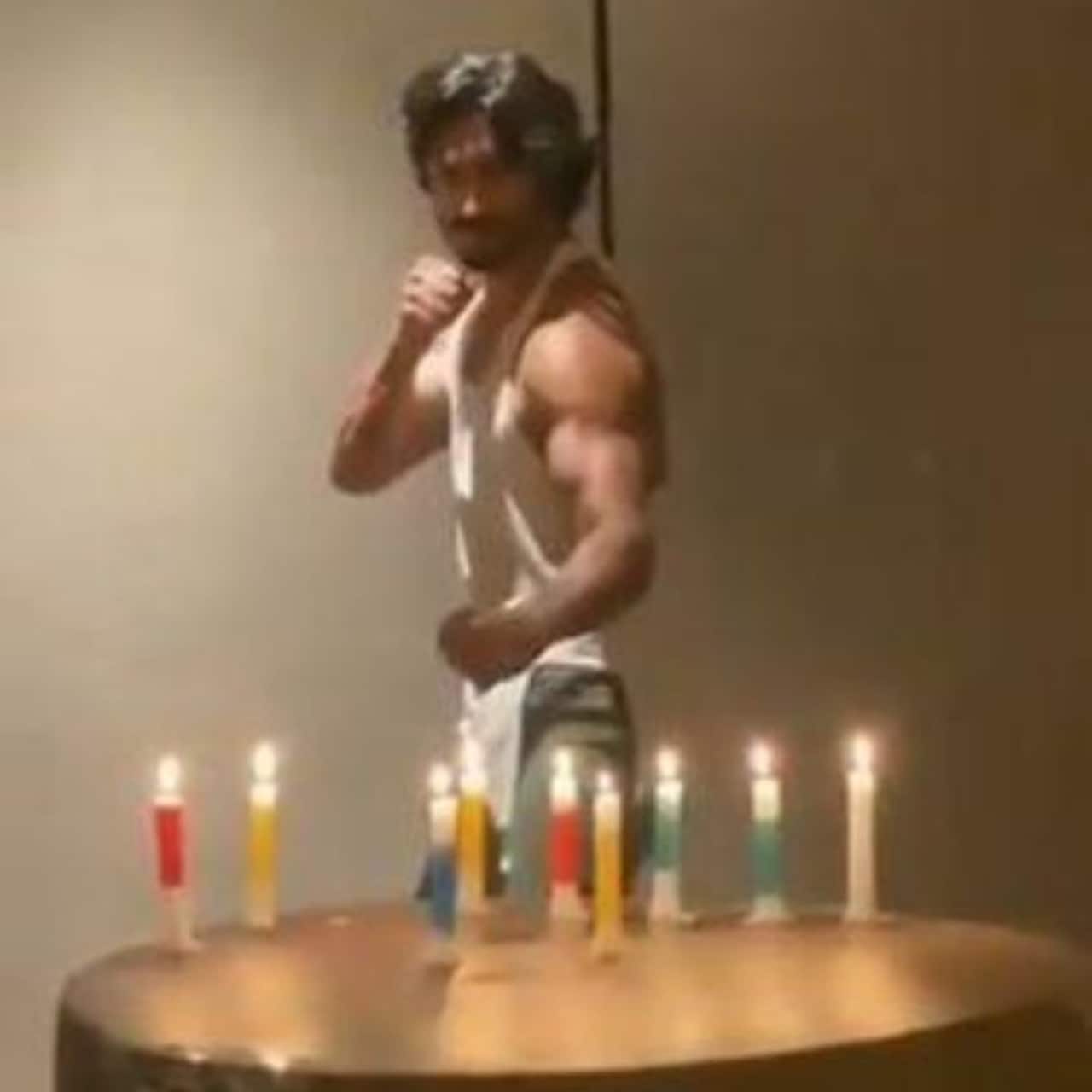 Bollywood News 9pm9minutes Vidyut Jammwal Lights And Extinguishes His Candles With A 