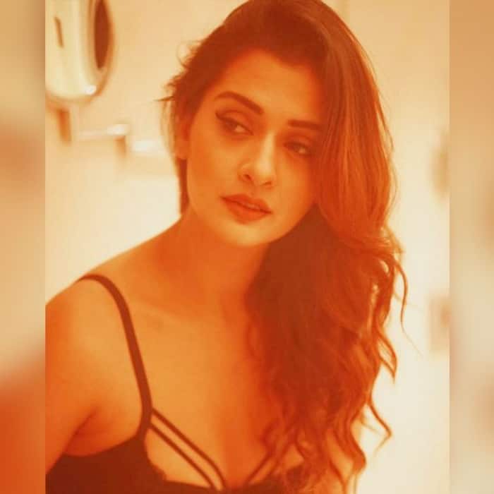 साउथ फिल्मों में भी हैं एक्टिव