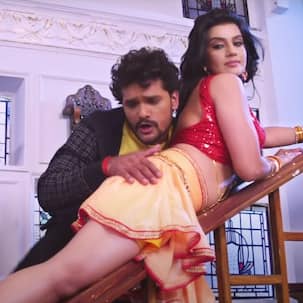 Karwa Tel Song: अक्षरा सिंह के ठुमकों ने लूटा खेसारी लाल यादव का चैन, Video ने मचाया यूट्यूब पर तहलका