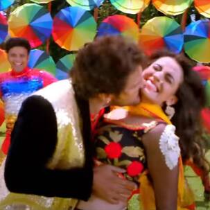 Sakhi Salai Rinch Se Kholela Song: खेसारी लाल यादव और अक्षरा सिंह की हॉट केमिस्ट्री देख फिदा हुए दर्शक, देखें Video