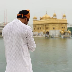 Vicky Kaushal prays for peace with a picture at Golden Temple, writes, 'Jo hai... jo chale gaye, saareyaan nu sukh shaanti bakshyo'