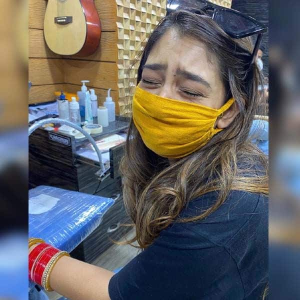 दर्द से बेहाल हुईं नीति टेलर