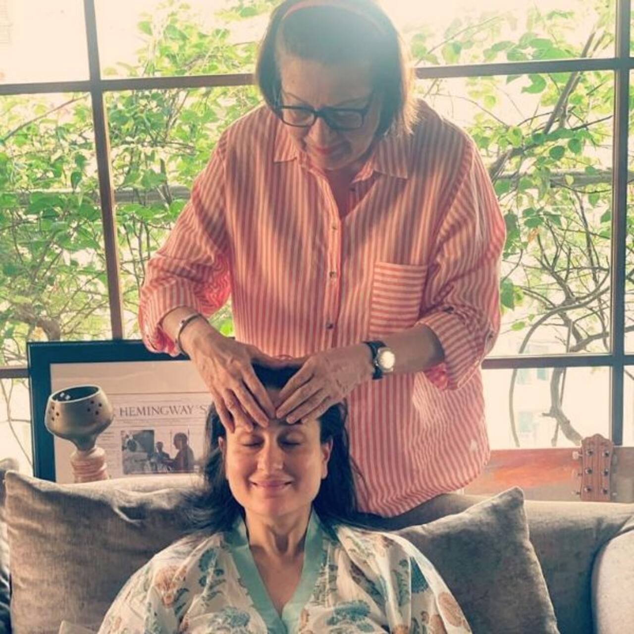 Mom-to-be Kareena Kapoor Khan enjoys maa ka haath ka tel 'maalish' — view pic