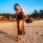 5 throwback pictures of Richa Chadha and her girl gang that prove she is an out-an-out beach babe