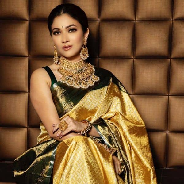 Ridhima Pandit dazzles in her saree avatar this Navratri