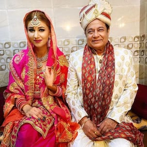 Bigg Boss 12's Jasleen Matharu shares pictures with Anup Jalota in wedding attire leaving fans in a shock