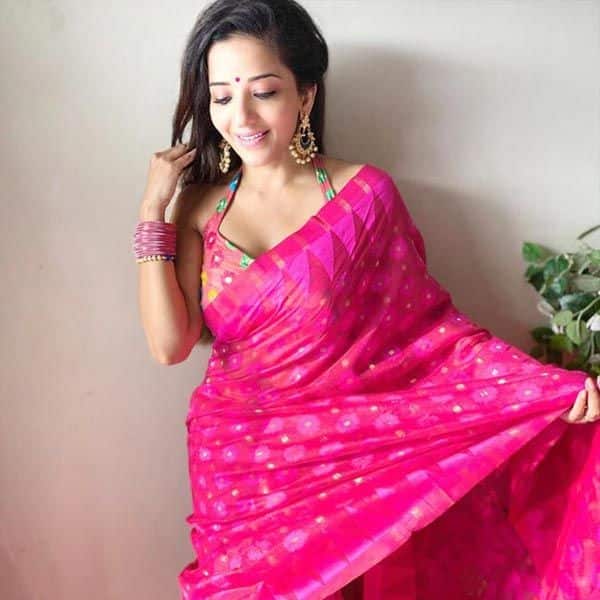 Monalisa champions Indian handloom as she dons a hot pink cotton saree for Durga Puja celebrations — view pics | BestIndiNews.com