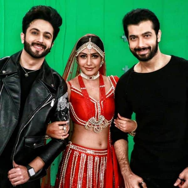 Naagin 3 Motion Poster: Surbhi Jyoti's blue eyes add to the intrigue -  Times of India