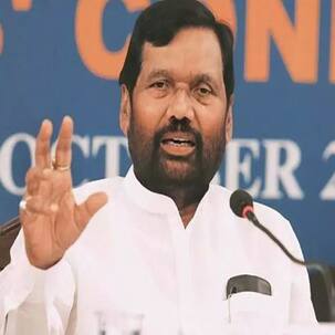 रामविलास पासवान के निधन पर भावुक हुए स्टार्स, रितेश देशमुख, रणदीप हुड्डा, हेमा मालिनी ने दी श्रद्धाजंलि