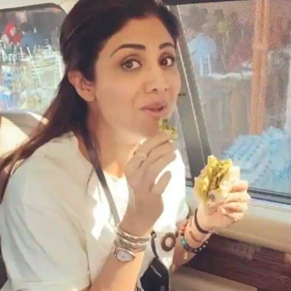 Shilpa Shetty does the most Mumbai thing ever by having a vada pav ...