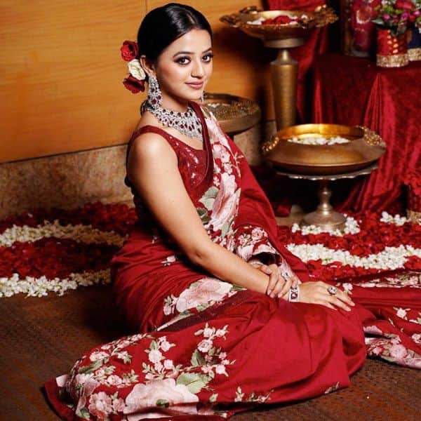 Diwali 2020: Ishq Mein Marjawan actress Helly Shah looks drop-dead gorgeous in a saree – view pics