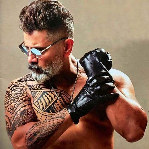 Karan Johar wishes to direct Vikram in a Tamil movie