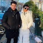 Stylish Saturday: Priyanka Chopra ने क्रिसमस पर पहनी इतनी महंगी जैकेट... दाम जानकर उड़ जाएंगे होश !!