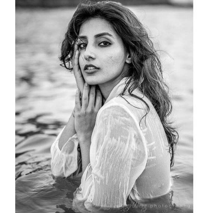 हर्षिता शेखर कौर ने लगाई पानी में आग