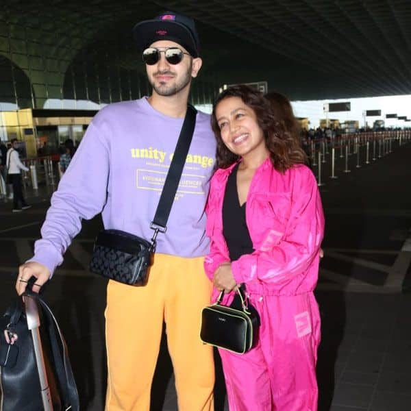 Amid pregnancy rumours, Neha Kakkar gets snapped at the airport