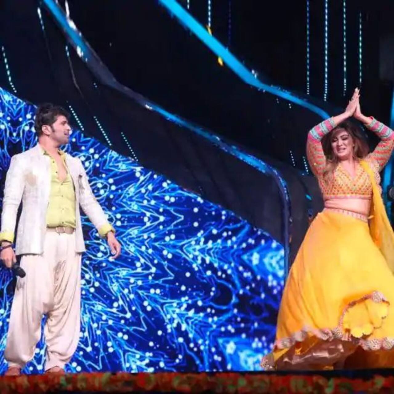 Indian Idol 12 Rohanpreet को सेट पर देखकर रो पड़ीं Neha Kakkar, Himesh